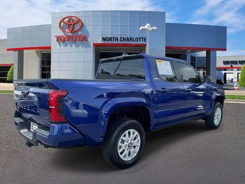 Used 2025 Toyota Tacoma SR5 AWD/4WD image 7