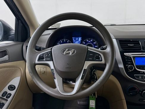Used 2013 Hyundai Accent GLS w/ Premium Pkg image 17