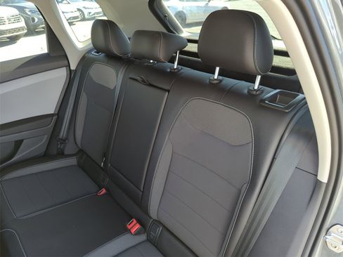 Used 2023 Volkswagen Taos SE image 29