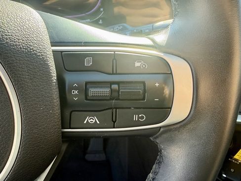 Used 2023 Kia Sportage EX image 20