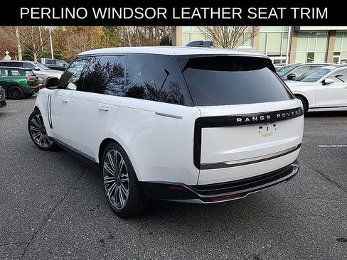 Used 2025 Land Rover Range Rover Long Wheelbase SE image 3