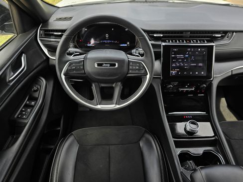 Used 2023 Jeep Grand Cherokee L Laredo AWD/4WD image 11