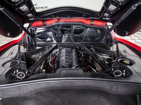 Used 2024 Chevrolet Corvette Stingray Preferred Cpe w/ Z51 Performance Package RWD image 8