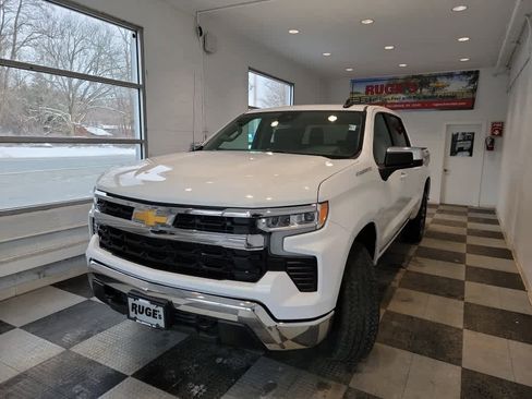 Used 2023 Chevrolet Silverado 1500 LT image 2