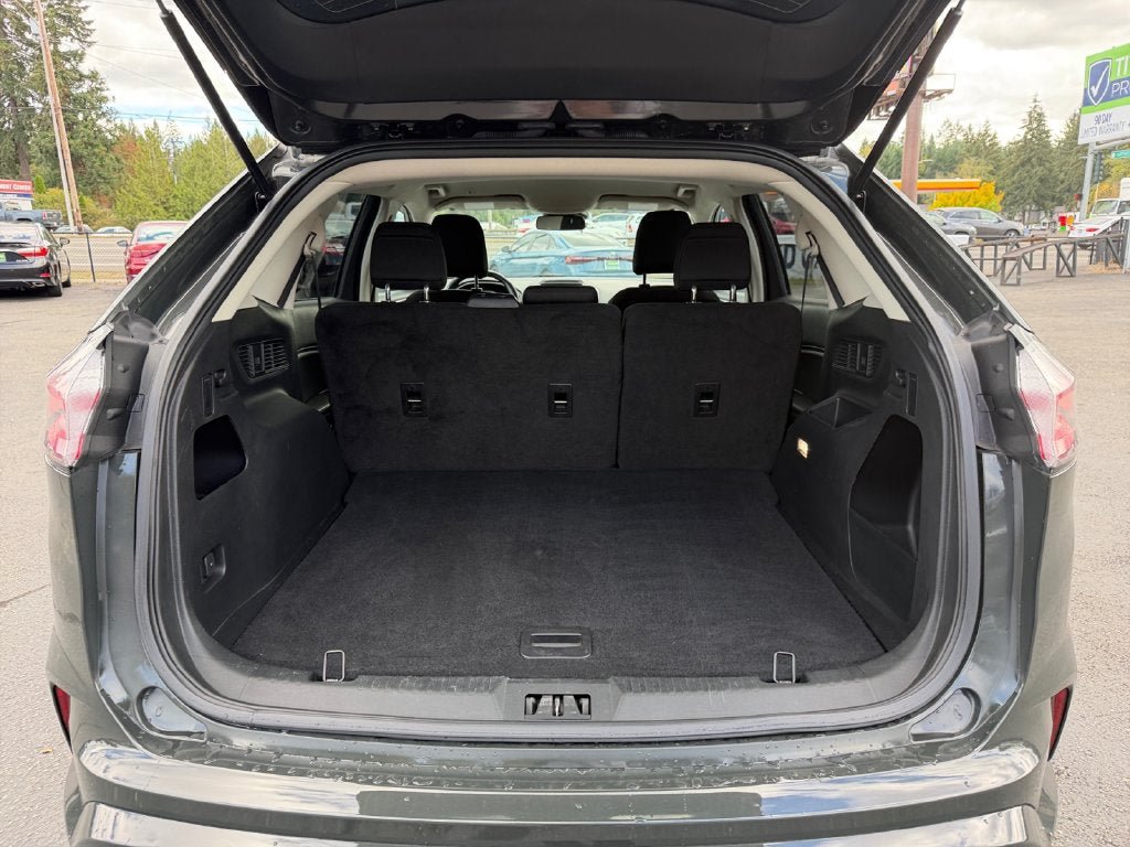 Used 2024 Ford Edge SE w/ Black Appearance Package AWD/4WD image 23