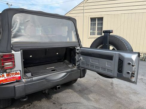 Used 2013 Jeep Wrangler Sport AWD/4WD image 11