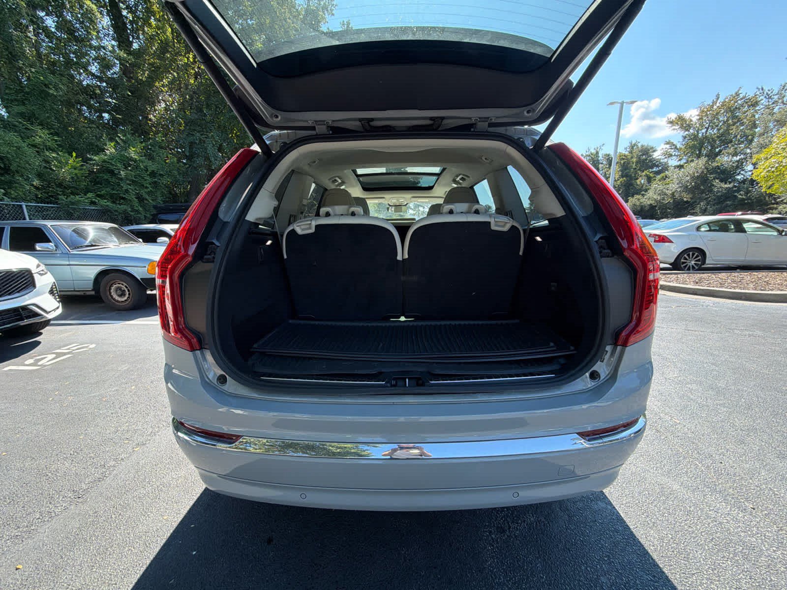 Used 2024 Volvo XC90 B5 Plus w/ Protection Package AWD/4WD image 22