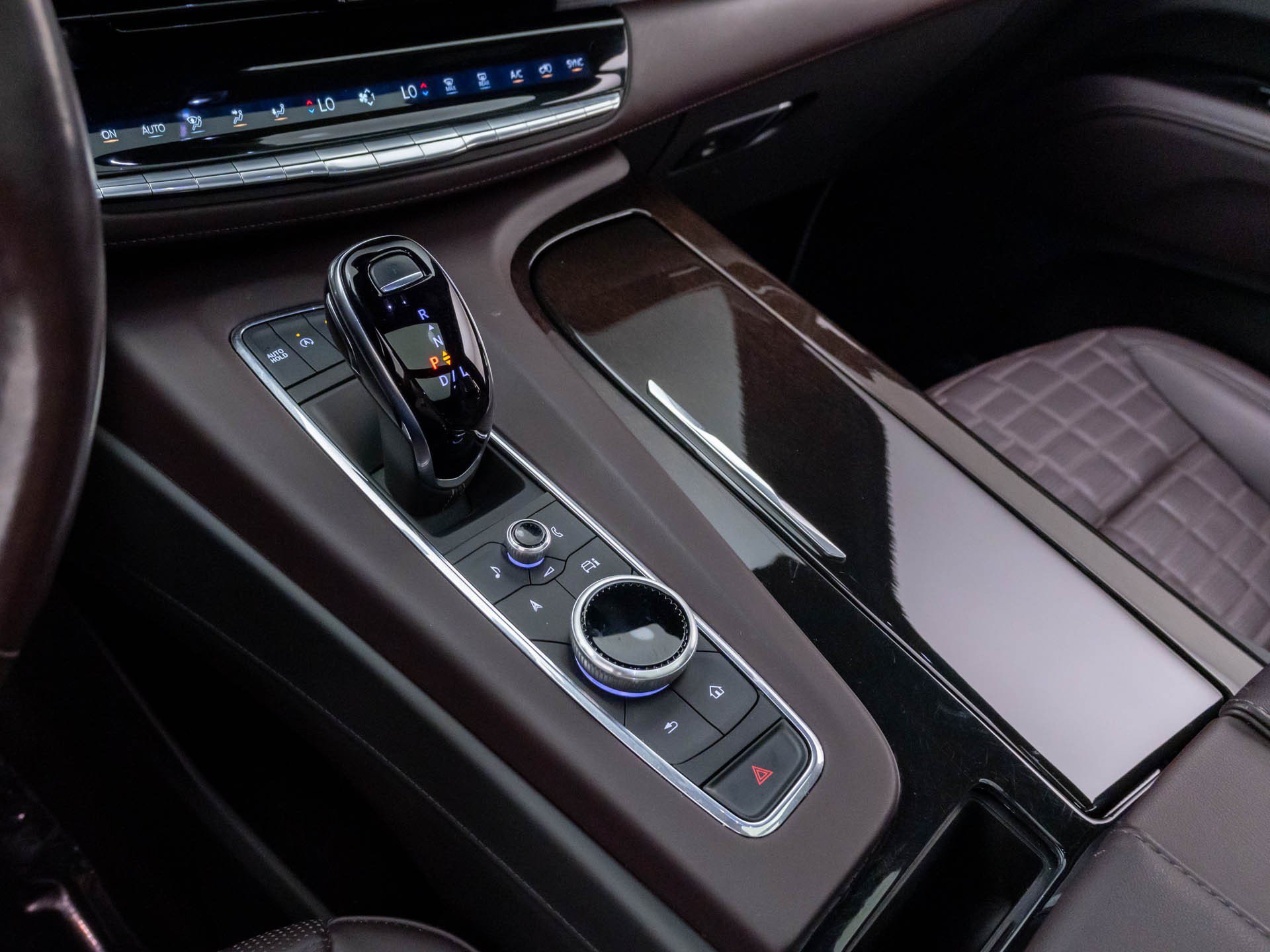 Used 2024 Cadillac Escalade Premium Luxury Platinum w/ LPO, Floor Liner Package AWD/4WD image 12