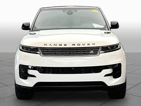 Used 2024 Land Rover Range Rover Sport SE image 4