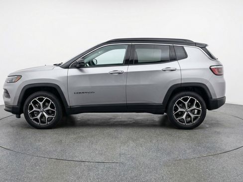 Used 2025 Jeep Compass Limited image 5