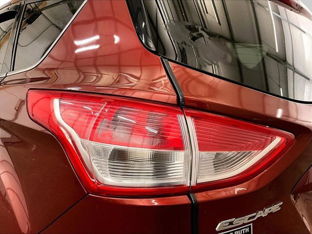 Used 2016 Ford Escape SE AWD/4WD image 28
