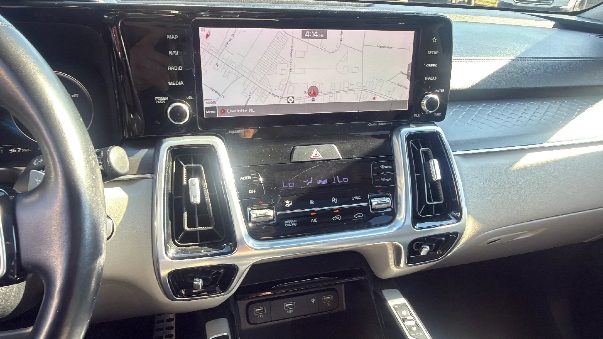 Used 2022 Kia Sorento SX Prestige w/ Panoramic Sunroof Package AWD/4WD image 18