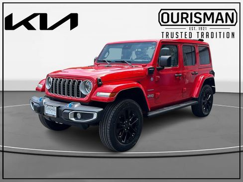 Used 2024 Jeep Wrangler Unlimited Sahara w/ Technology Group AWD/4WD image 2