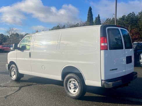 New 2025 Chevrolet Express 2500 Work Van image 3