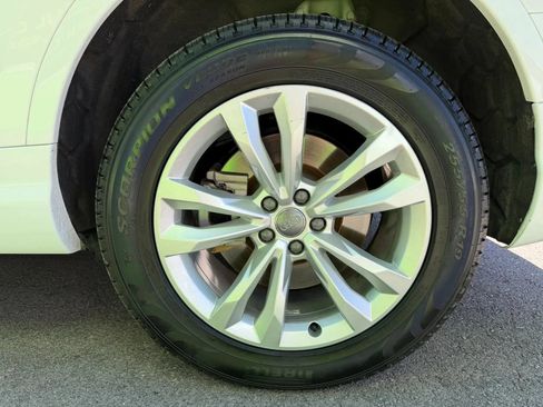 Used 2019 Audi Q7 3.0T Premium AWD/4WD image 9