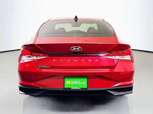 Used 2023 Hyundai Elantra SEL w/ Convenience Package image 8