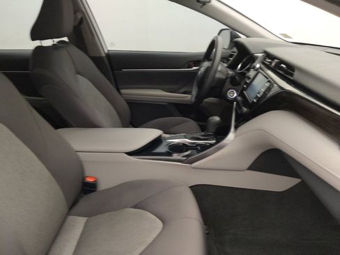 Used 2019 Toyota Camry LE FWD image 21