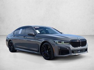 Used 2022 BMW 740i xDrive w/ M Sport Package video 3