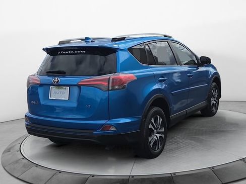 Used 2018 Toyota RAV4 LE image 5