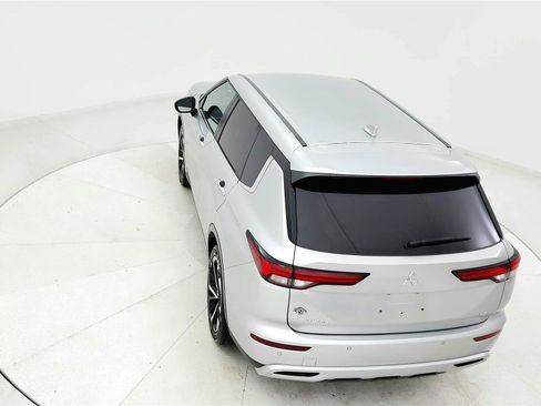 Used 2024 Mitsubishi Outlander FWD image 16
