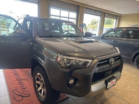 Used 2023 Toyota 4Runner TRD Off-Road Premium w/ Off Road Premium Plus Package image 3