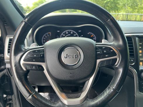 Used 2017 Jeep Grand Cherokee Altitude AWD/4WD image 29