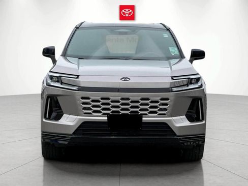 New 2026 Toyota RAV4 XSE w/ Panoramic Sun Roof Package AWD/4WD image 7