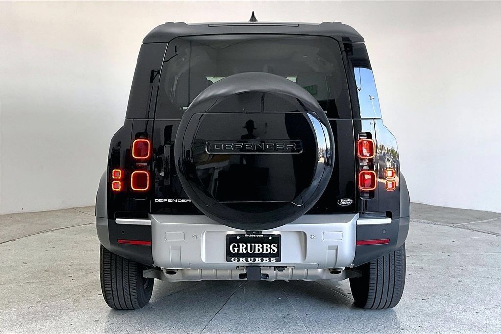Used 2025 Land Rover Defender 110 S AWD/4WD image 5