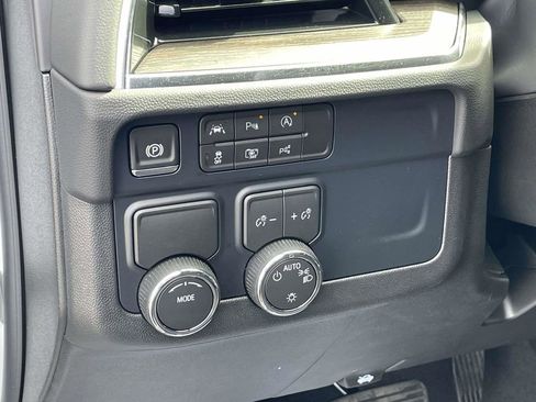 Used 2025 Chevrolet Tahoe LS image 27