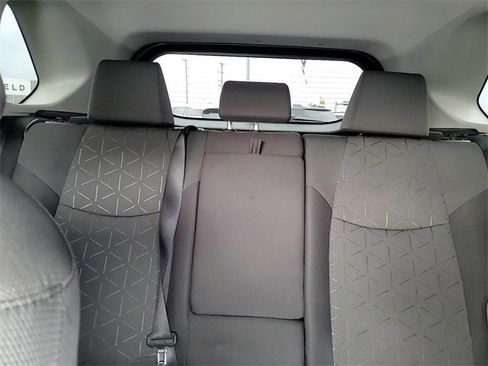 Used 2021 Toyota RAV4 XLE image 18