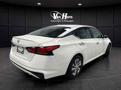 Used 2025 Nissan Altima 2.5 S FWD image 7