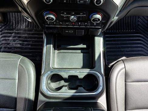 Used 2022 Chevrolet Silverado 2500 LTZ w/ LTZ Plus Package image 28