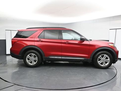 Used 2020 Ford Explorer XLT AWD/4WD image 11