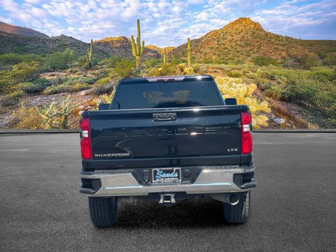 Used 2021 Chevrolet Silverado 2500 LTZ AWD/4WD image 5