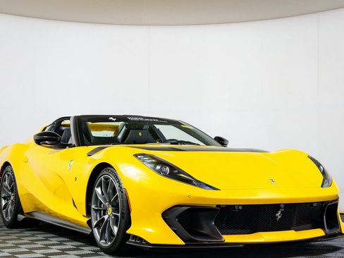 Used 2023 Ferrari 812 Competizione A image 3