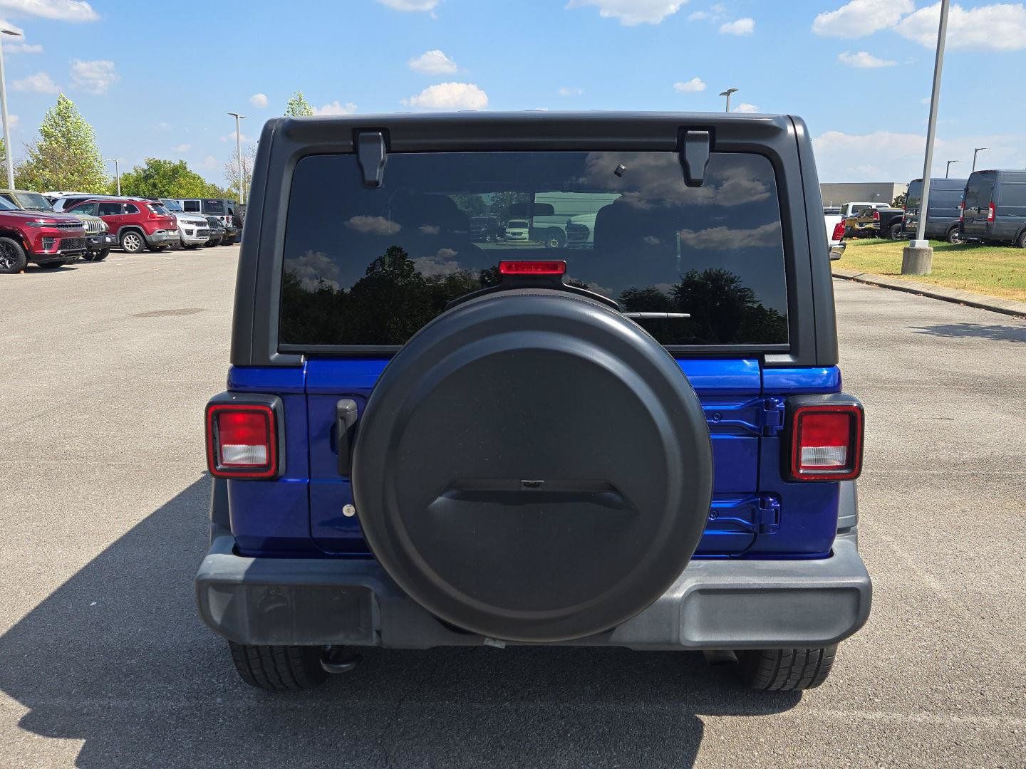 Used 2018 Jeep Wrangler Unlimited Sport S AWD/4WD image 6
