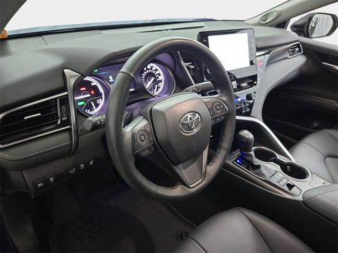 Used 2024 Toyota Camry XSE w/ Navigation Package image 18