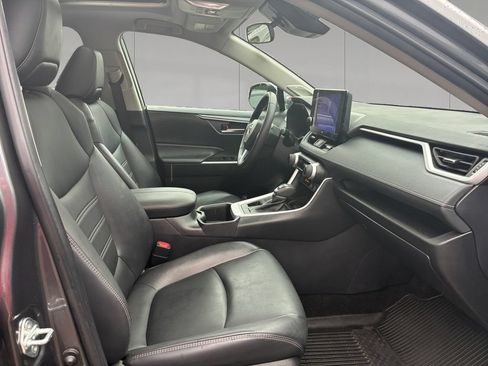 Used 2023 Toyota RAV4 XLE Premium AWD/4WD image 17