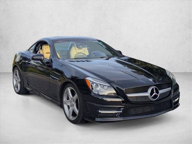Used 2016 Mercedes-Benz SLK 300 image 3