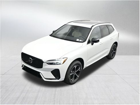 Used 2026 Volvo XC60 B5 Core AWD/4WD image 13