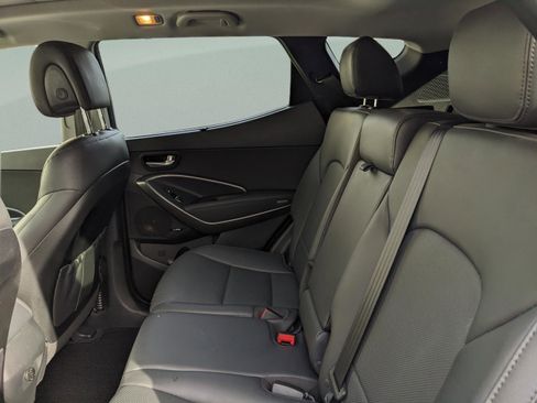 Used 2018 Hyundai Santa Fe Sport image 18