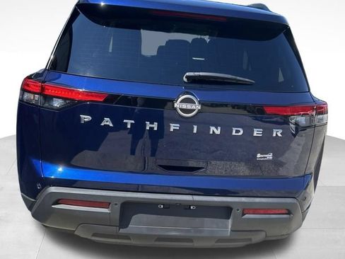 Used 2025 Nissan Pathfinder SV FWD image 4