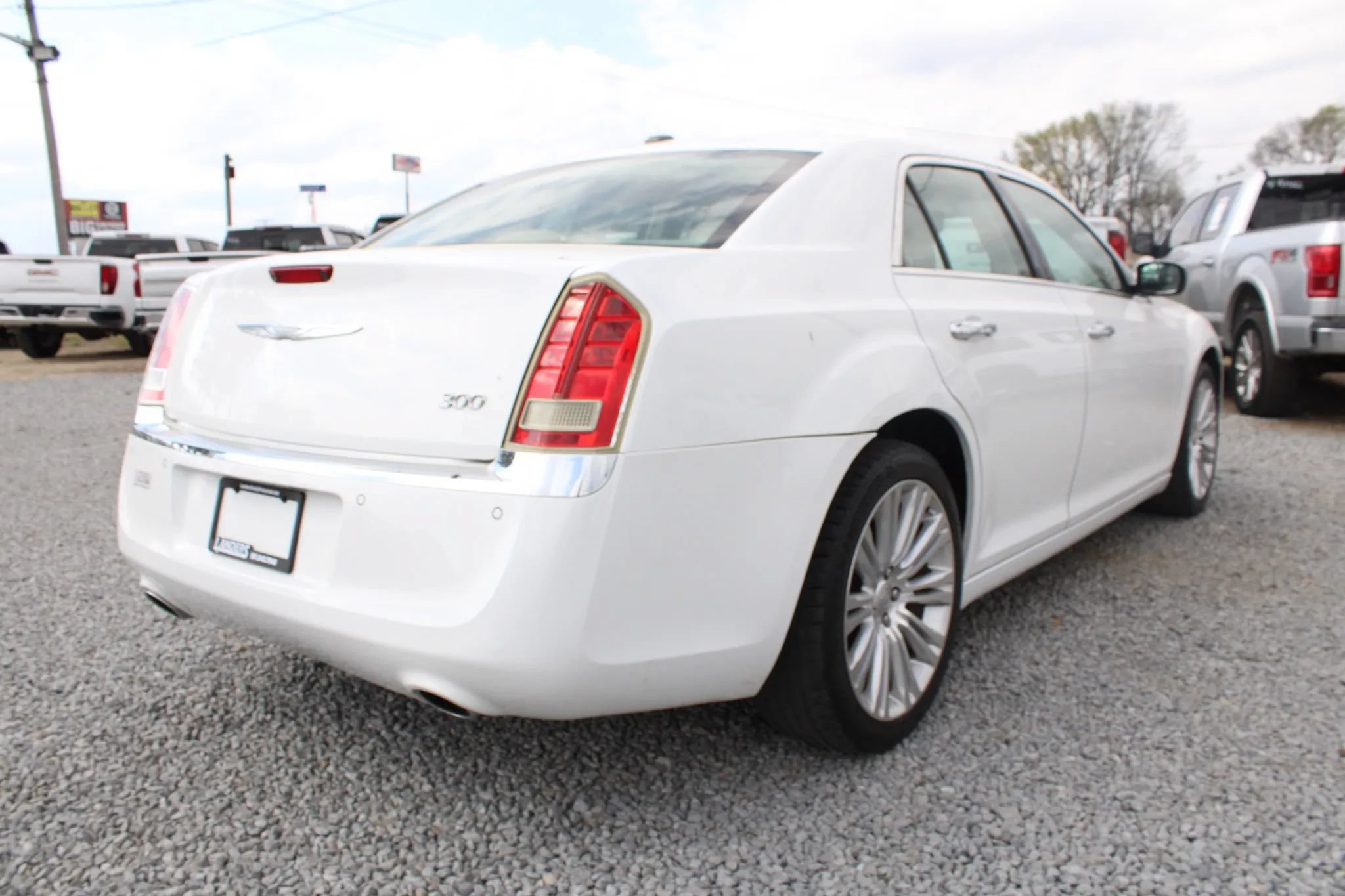 Used 2011 Chrysler 300 Limited w/ Sound Group RWD image 9