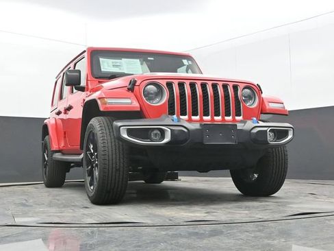 Used 2023 Jeep Wrangler Unlimited Sahara w/ Cold Weather Group AWD/4WD image 61