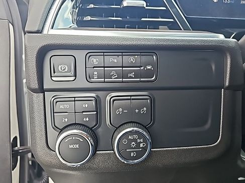 Used 2025 Chevrolet Tahoe Z71 image 23