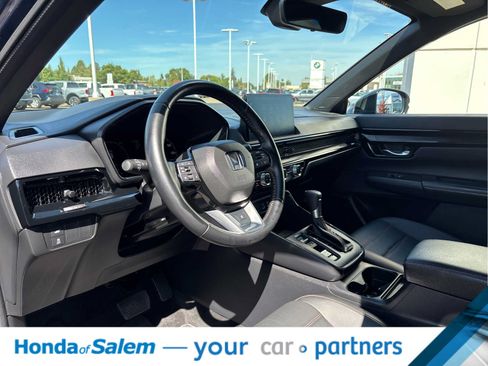 Used 2025 Honda CR-V Sport Touring image 2