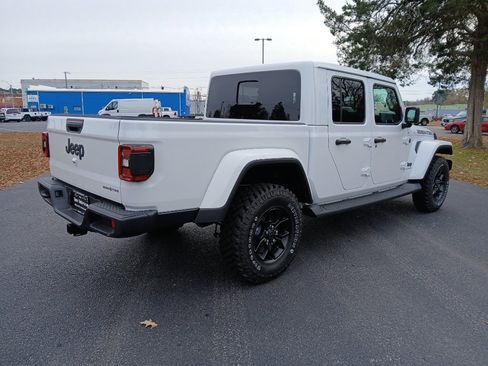New 2025 Jeep Gladiator Sport image 3