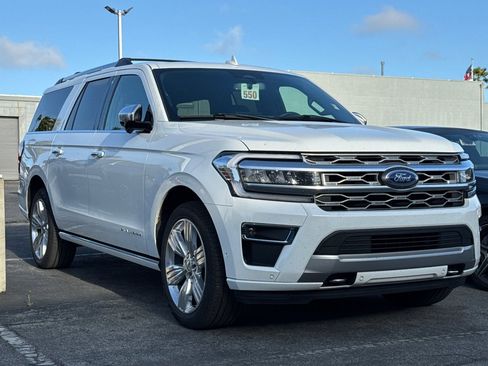 Used 2024 Ford Expedition Max Platinum AWD/4WD image 2