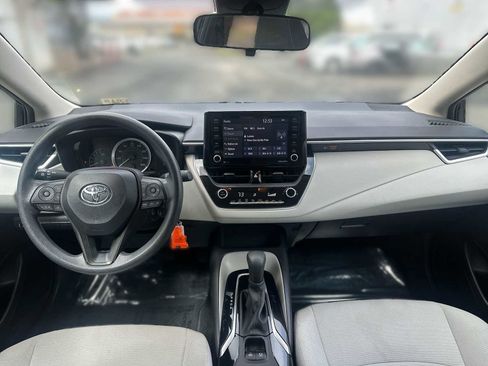 Used 2022 Toyota Corolla LE image 11