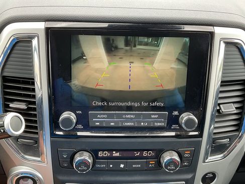 Used 2021 Nissan Titan SV w/ SV Convenience Package image 14